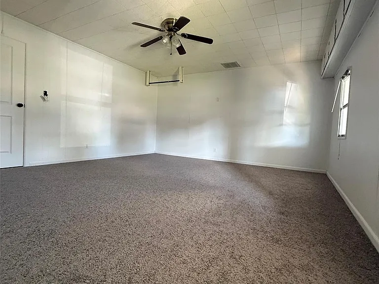 2726 Yale St — Photo 35