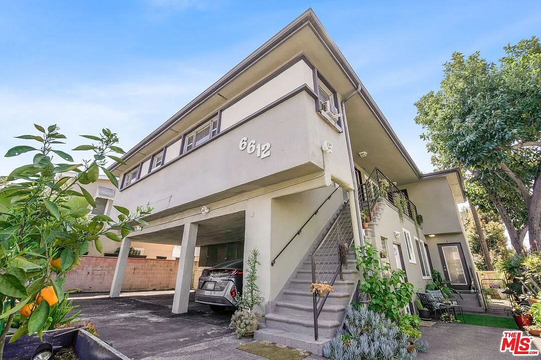 2 bed, 1.0 bath, $2,490 — Photo 3