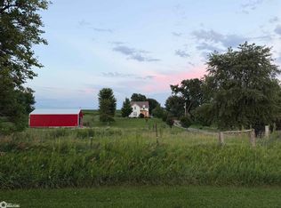 1876 Monroe Ave, Tipton, IA 52772