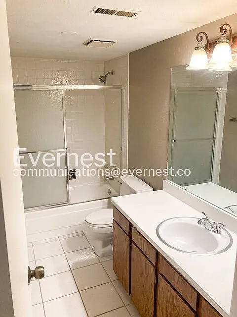 2 bed, 2.5 bath, 1349 sqft, $1,795 — Photo 4