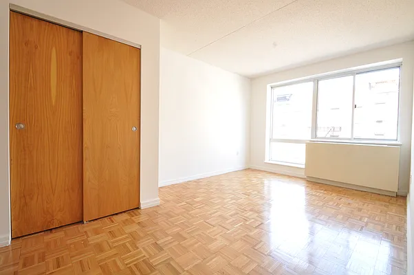 Rented by Lisa Management | media 21