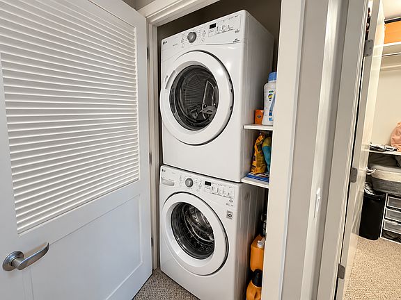 5th image of 4311 N Sheridan Rd APT 205