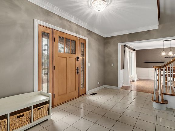 Newer Front Door & Side Lights & Spacious Foyer