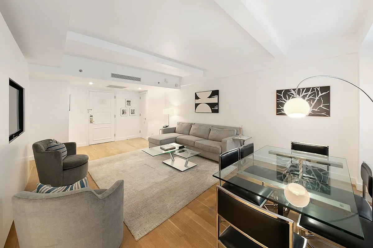 160 Central Park South — Photo 2