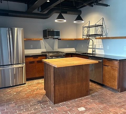 3rd image of 700 S Main St #502
