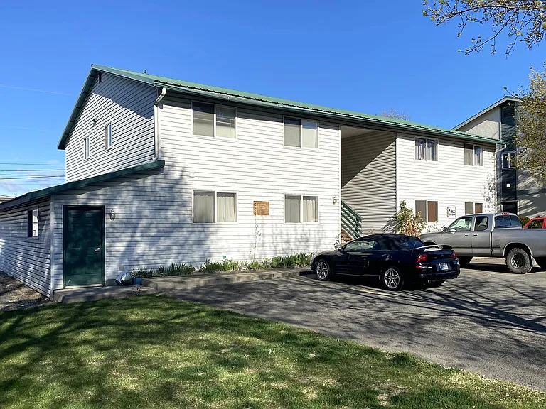 109 S Pearl St. — Photo 1