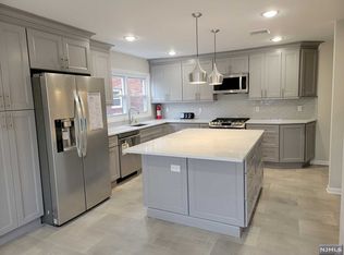 312 Glen Ave #1, Palisades Park, NJ 07650