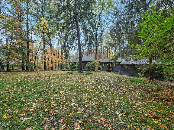 5th image of 95 Park Ln
