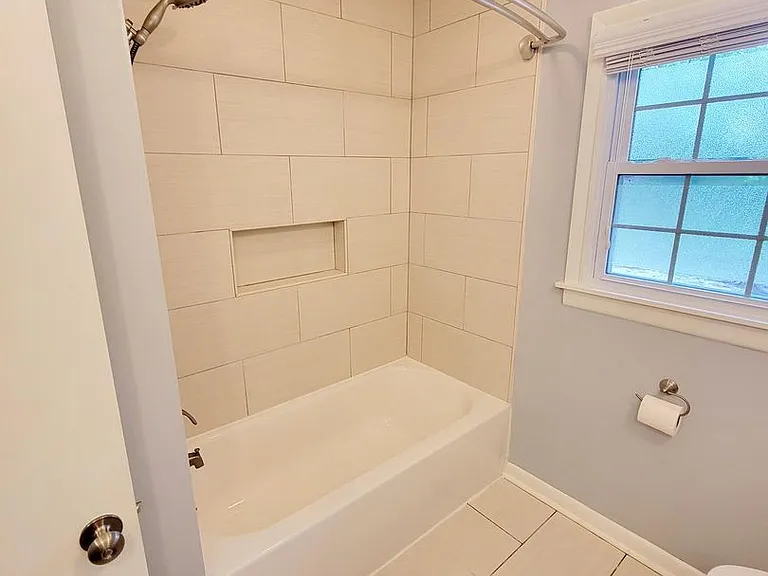 2404 Blanche Dr — Photo 12