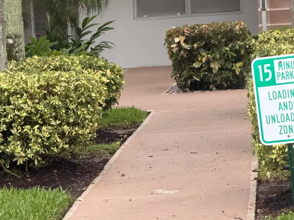 154 Normandy Lane, Delray Beach, FL 33484