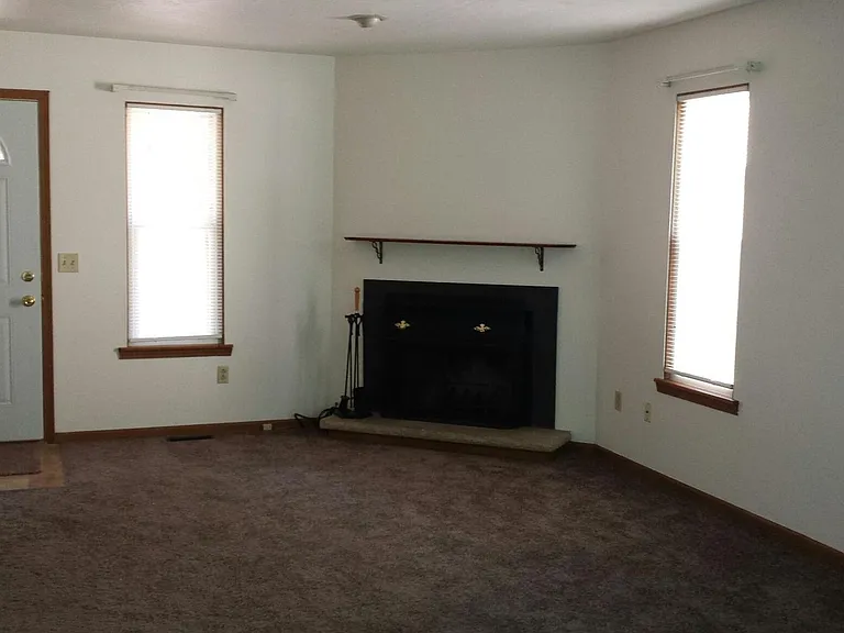 1010 Valley Side Dr #1012 — Photo 6