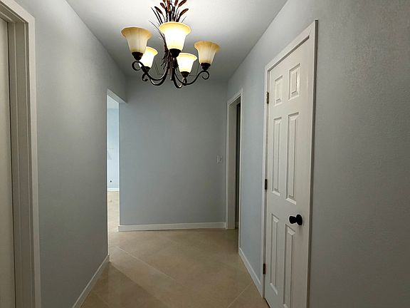4th image of 1596 W Chateau Ave