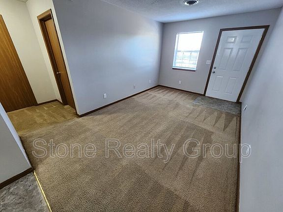 4th image of 820 Poplar St APT 4