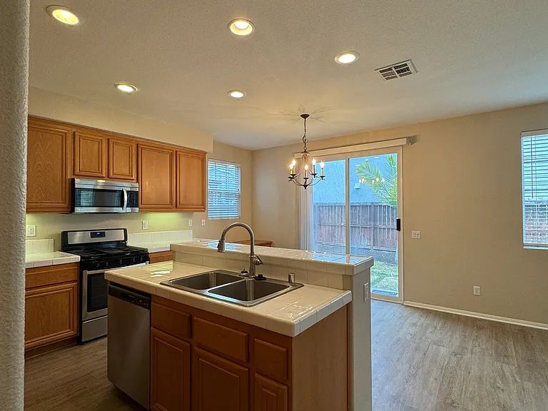 28512 Plymouth Way — Photo 24