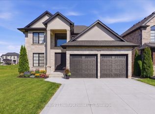 2476 Colangelo Dr, Niagara Falls, ON L2J0A1