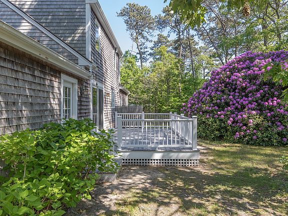 2nd image of 16 Majors Cove Ln