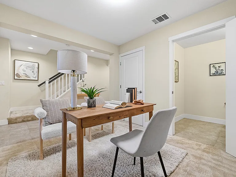 2065 San Luis Ave — Photo 5