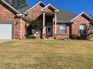 135 Summit Dr, Maumelle, AR 72113