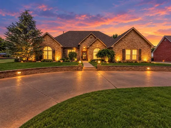 1429 Spring Creek Dr, Yukon, OK 73099