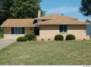 23398 Sharon Dr, North Olmsted, OH 44070