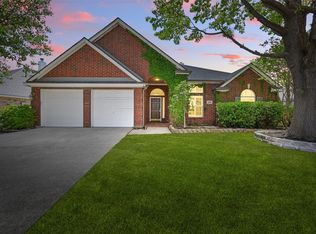 5320 Big Bend Dr, Fort Worth, TX 76137
