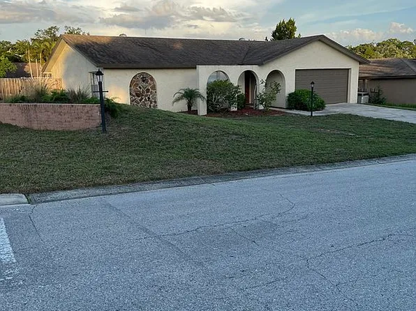 8197 Coachlight Cir, Seminole, FL 33776