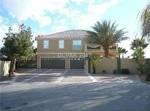 1st image of 6437 W El Campo Grande Ave