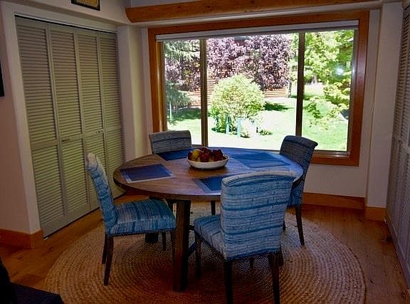 3rd image of 899 Southwood Blvd #7
