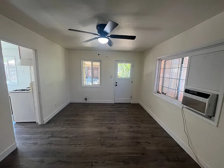 406 Niles Ave — Photo 5