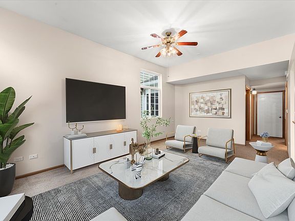 4th image of 719 E Victoria Cir #719