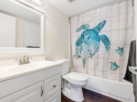 4th image of 125 Shore Court #304a