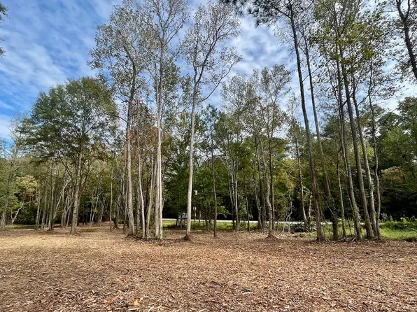 10690 Waukegan Rd, Conroe, TX 77306