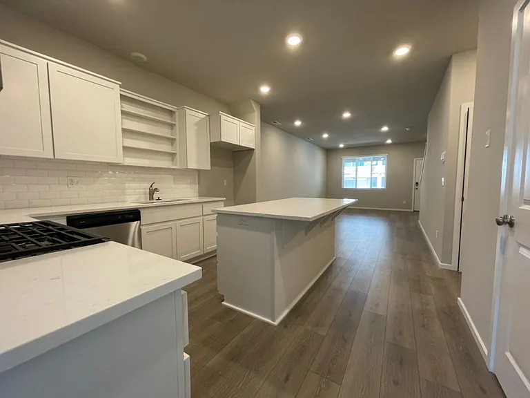 15668 NW Linder St — Photo 7