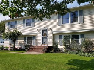 188 Brooklea Dr, Rochester, NY 14624