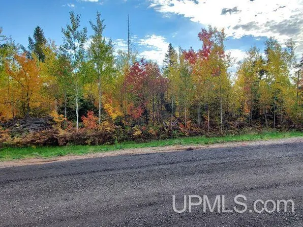 7 N Greenwood St, Ishpeming, MI 49849