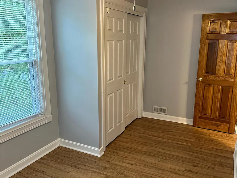 2827 Astoria Ave — Photo 15
