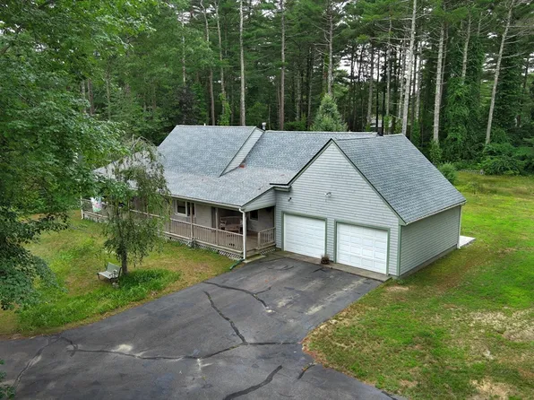 18 Windsor Dr, Wareham, MA 02571
