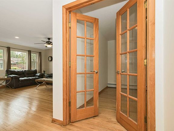 5th image of 60 Furman Ave