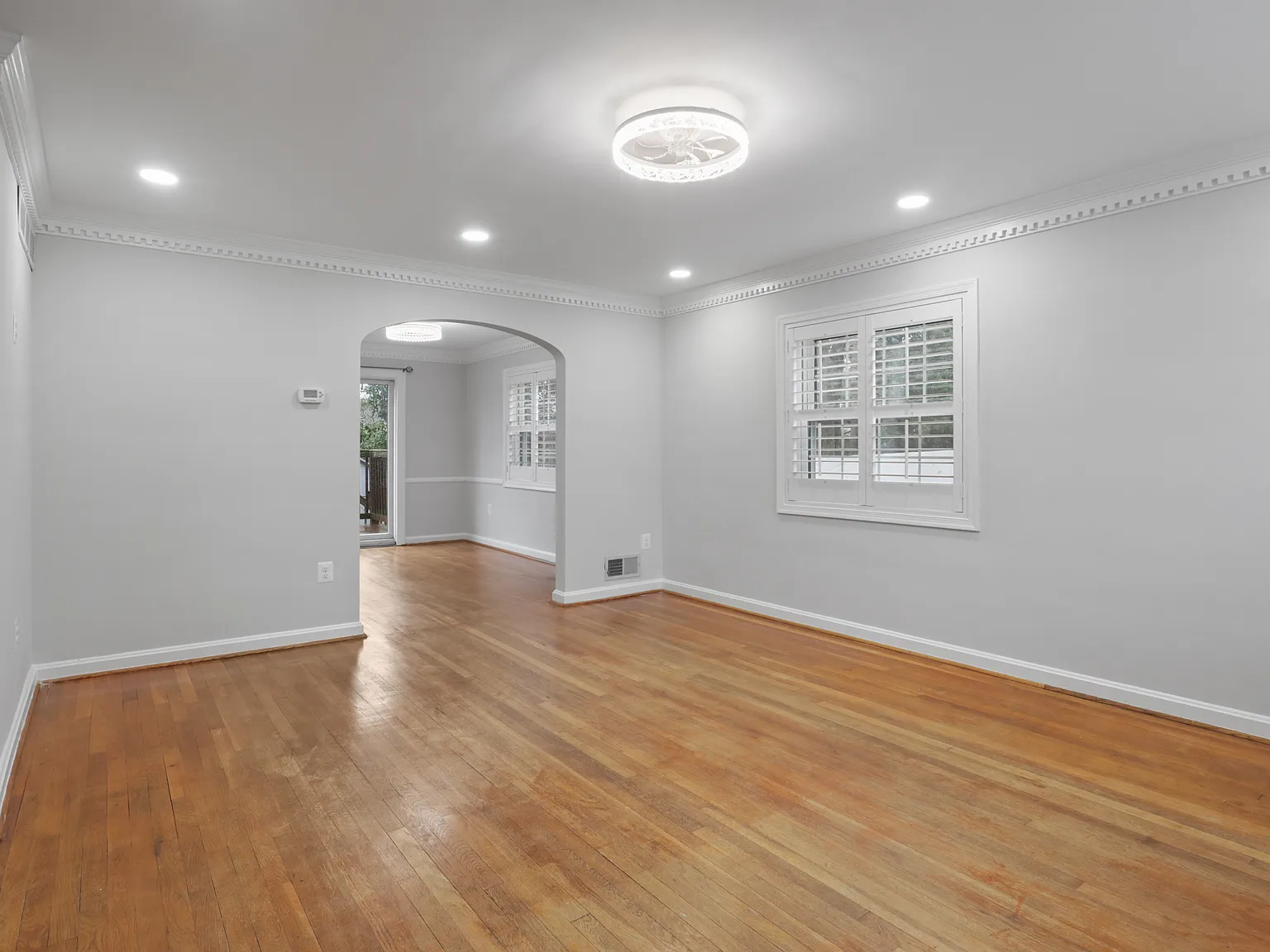 3 bed, 1152 sqft, $3,700 — Photo 4