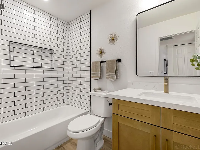 4749 E Contessa St — Photo 24