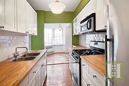 3rd image of 215 E 79th St APT 5D