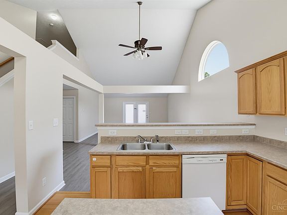 3rd image of 623 Quail Hollow Dr