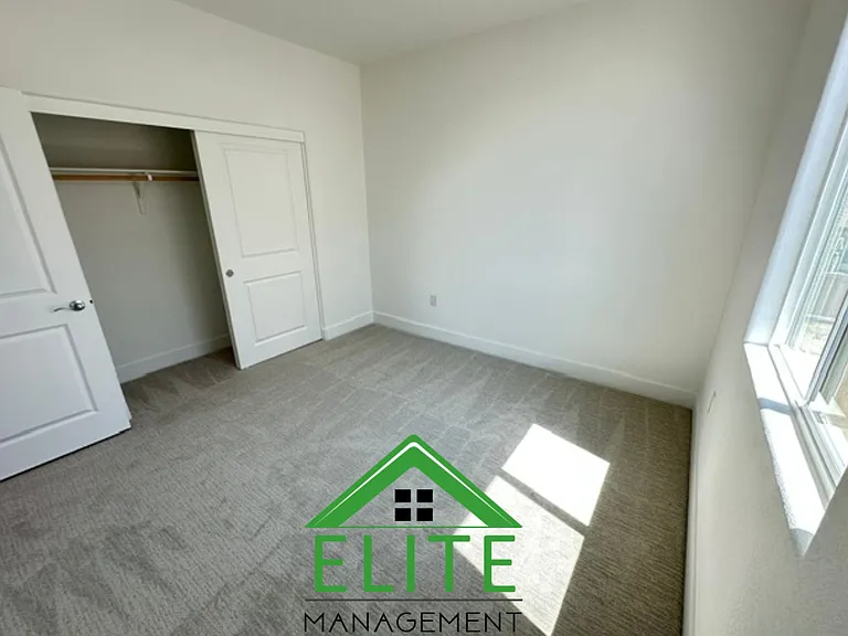 15828 Malibu Dr — Photo 15