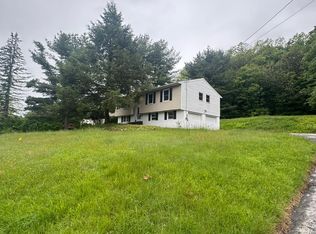 7 Hawks Nest Rd, Monroe, NY 10950