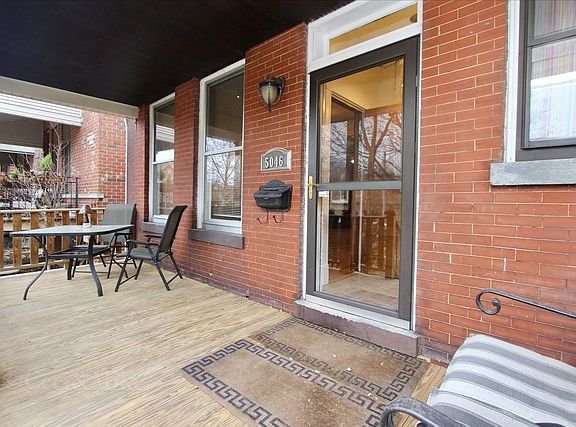 2nd image of 5046 N Ravenswood Ave