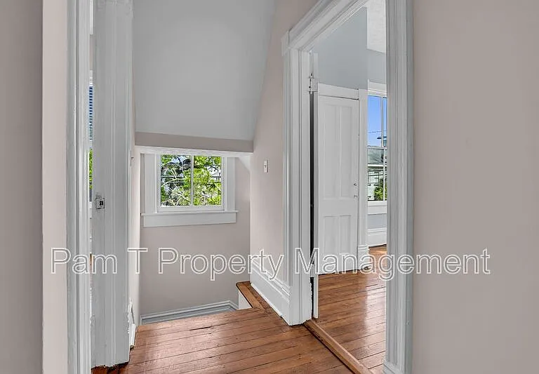 201 W 37th St #MAIN HOUSE — Photo 38