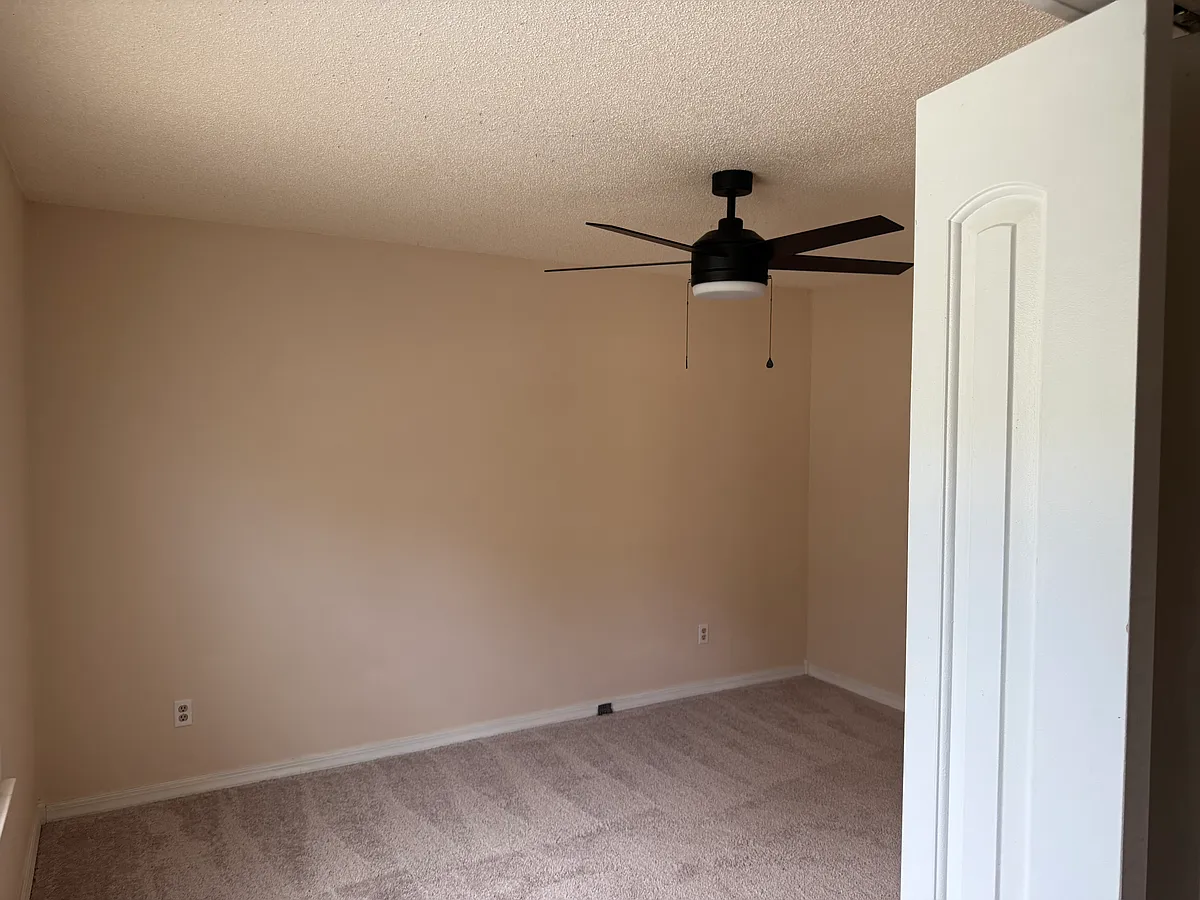 Building Photo - 2313 Starbrooke Dr
