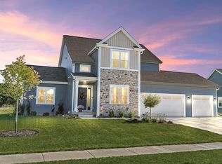 740 Kohlwey Dr, Grafton, WI 53024