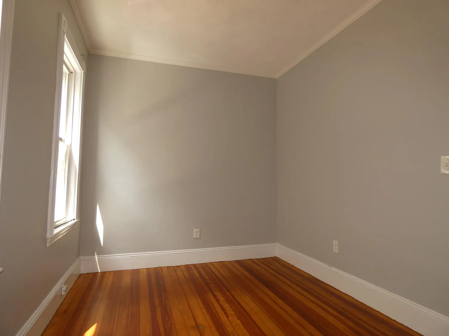 4 bed, 1400 sqft, $3,500 — Photo 4