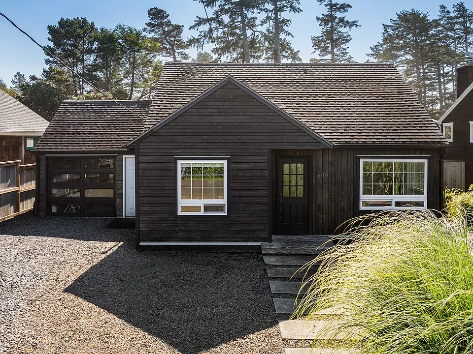 246 Edmund Ln